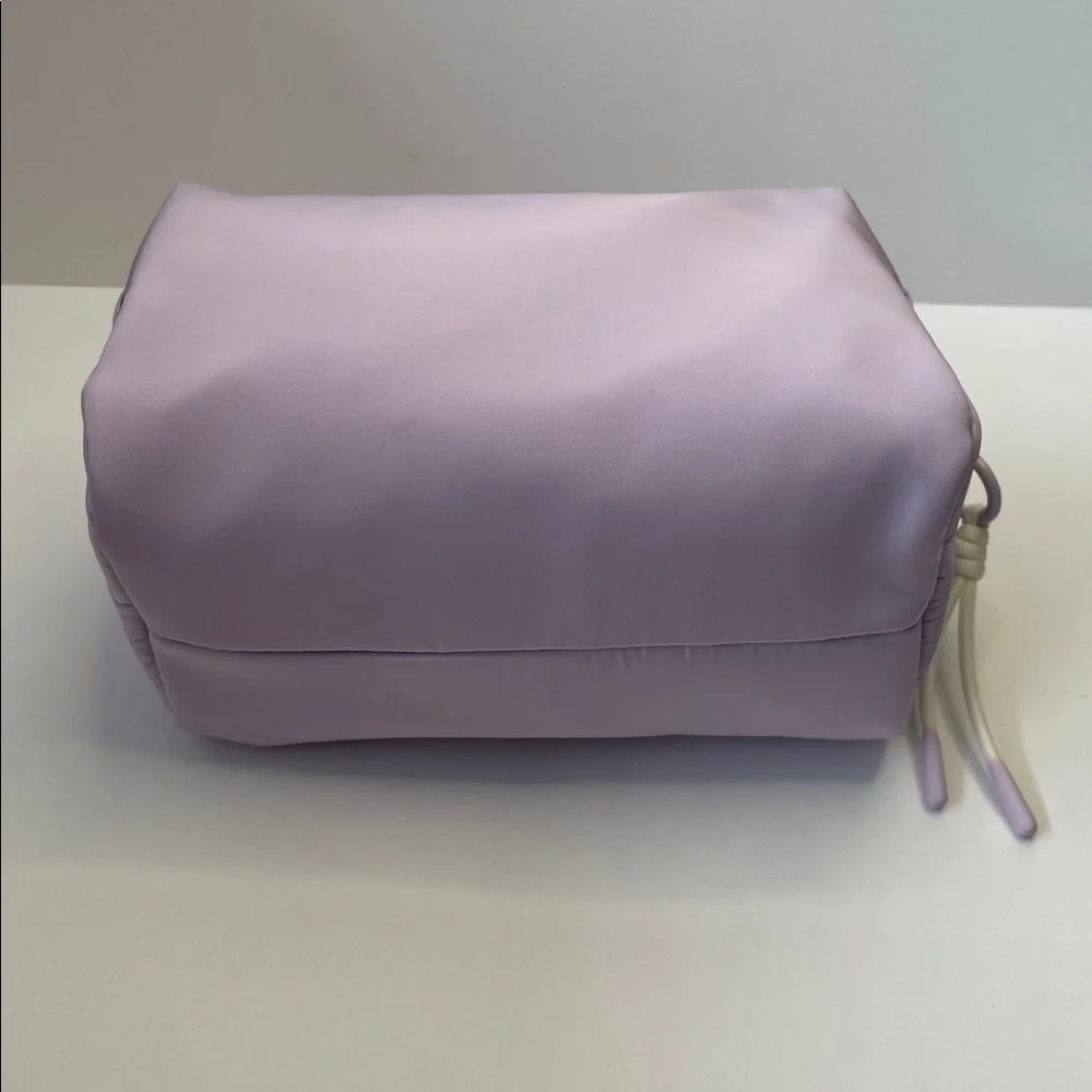 NWT ART CLASS Lavender Swan Cosmetic Pouch - Picture 5 of 5